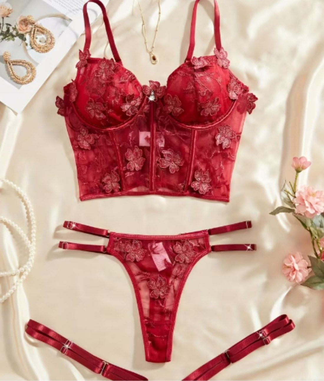 Set de lencería rojo de encaje