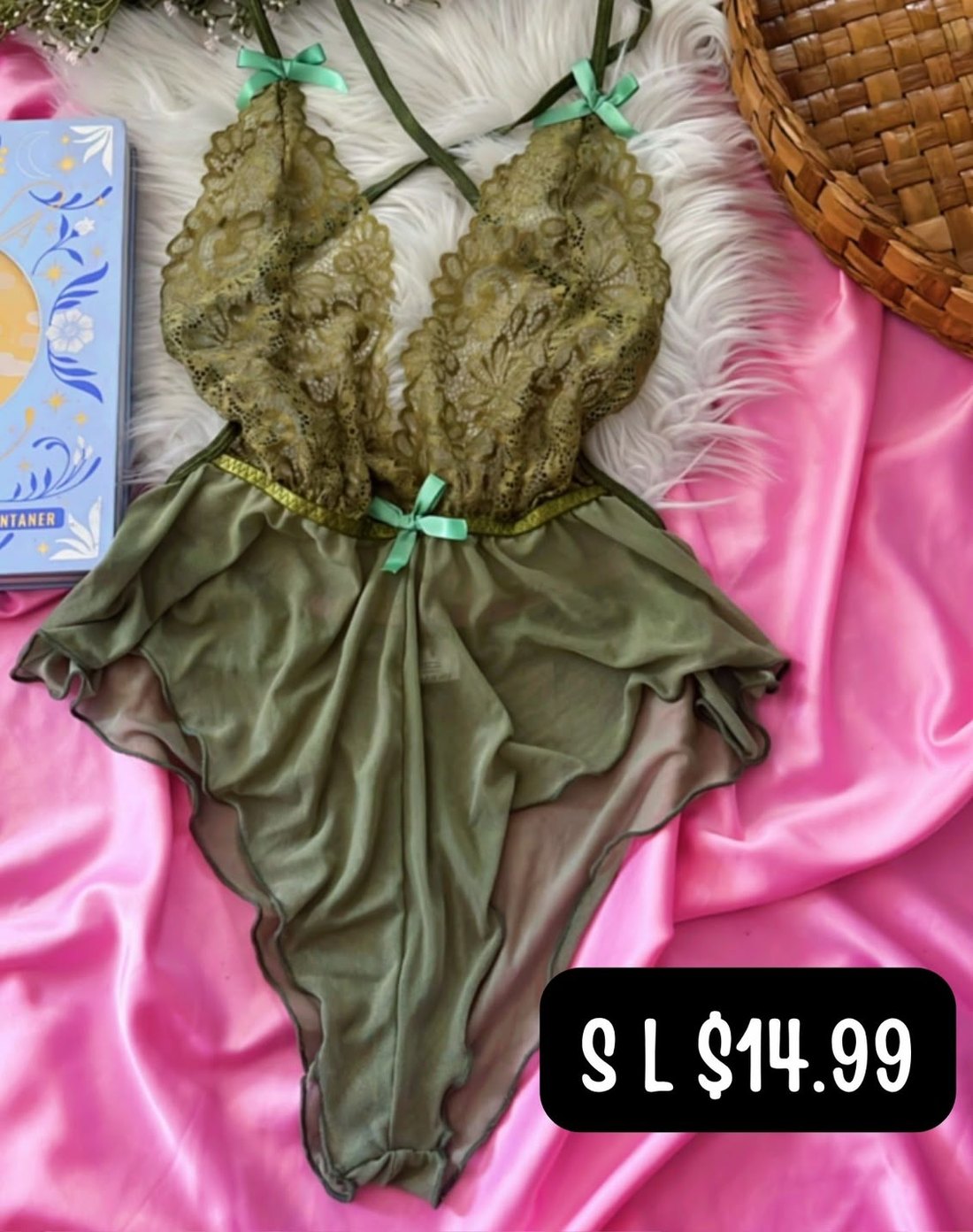 Body de encaje verde olivo