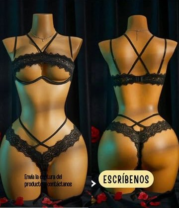 Set negro de encaje con tiras