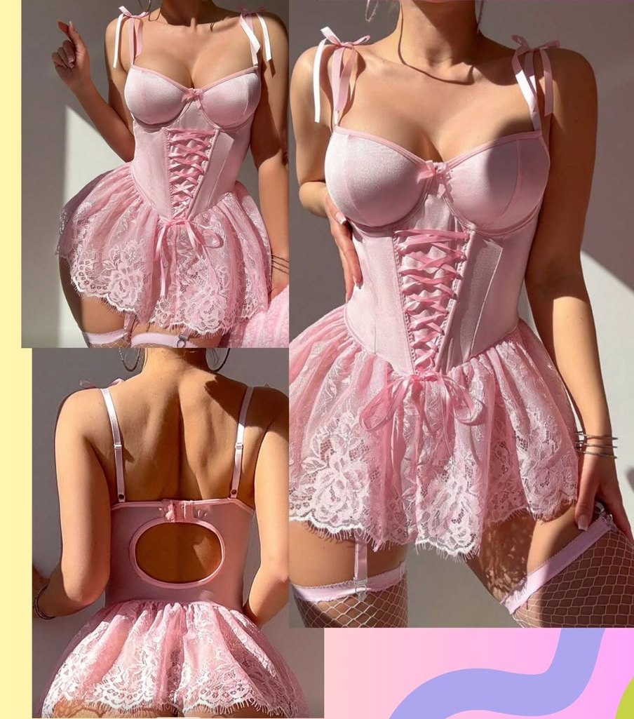 Liguero rosa con falda de encaje