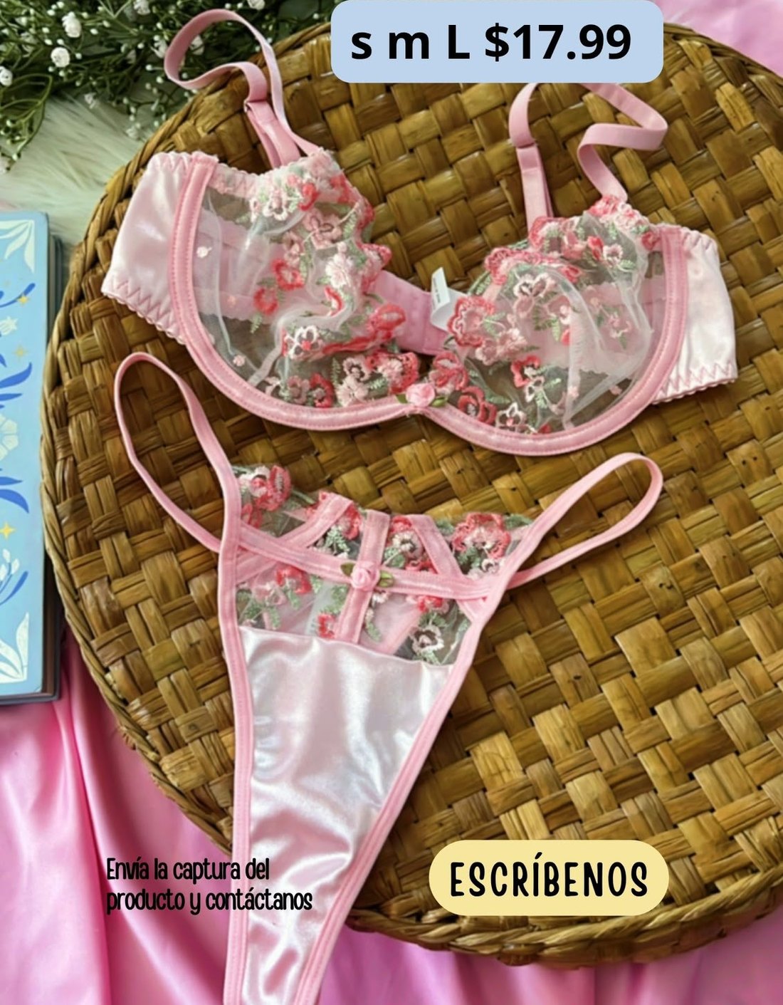Set rosa bordado con flores